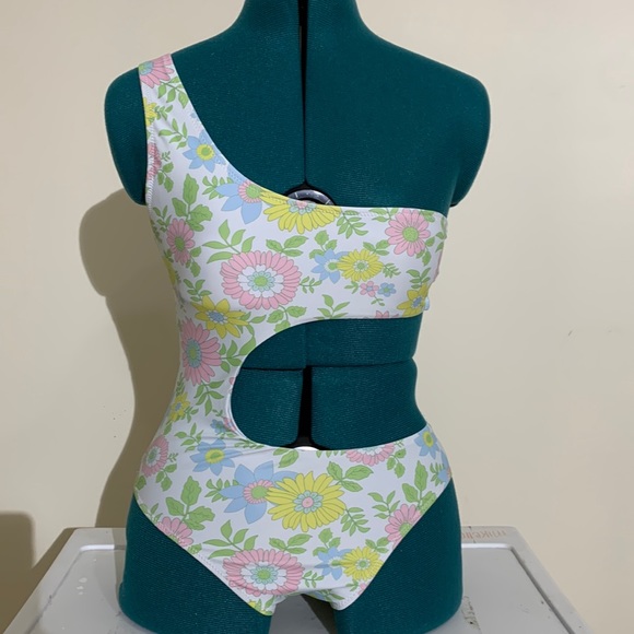 SHEIN Other - NWOT: cut out one-piece swimsuit